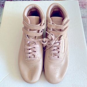 Rebooks classic style high top sneaker